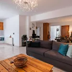 Soul V. House בית נופש Zipárion